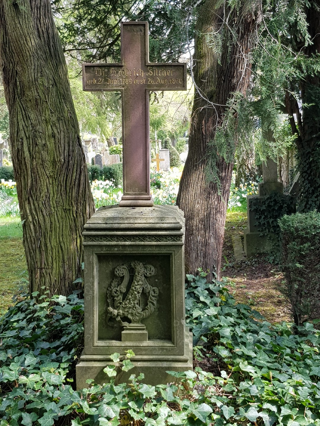 2021_05_02astadtfriedhof_silcher