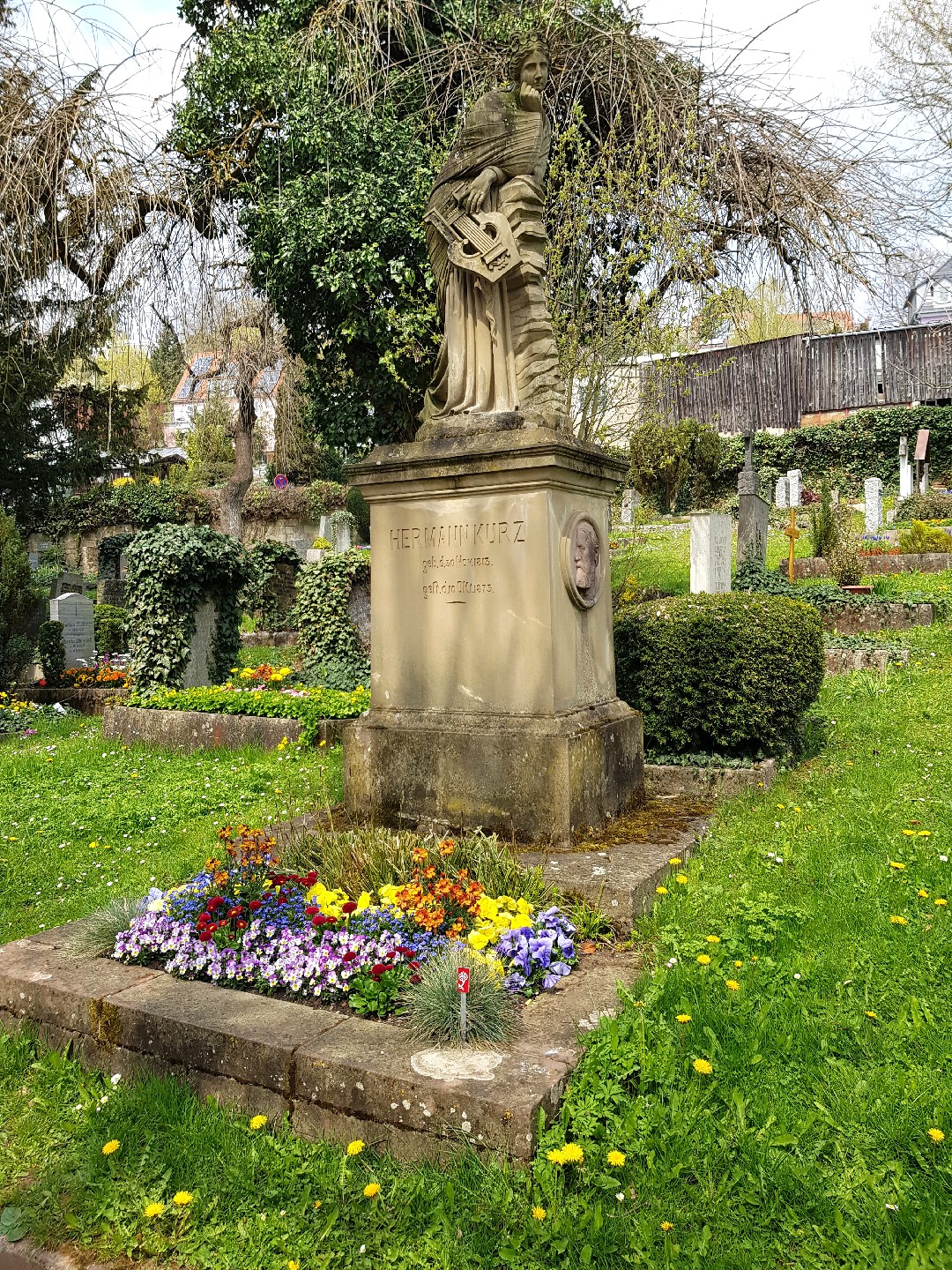 2021_05_03stadtfriedhof_hkurz