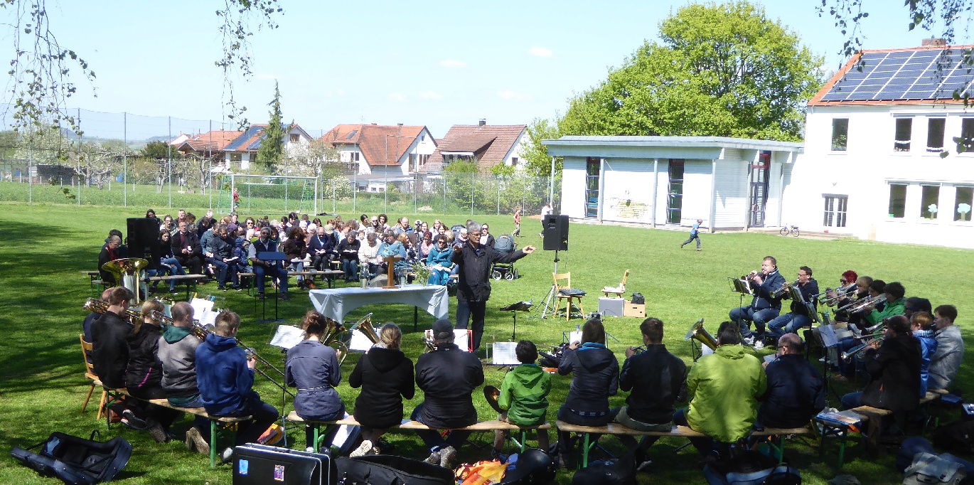 gottesdienst_im_gruenen080.jpg